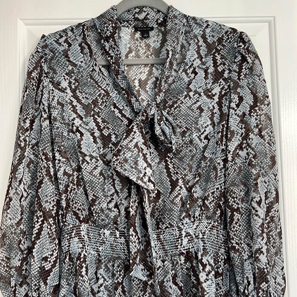 #55 Beautiful Ann Taylor Snake Skin Print Dress